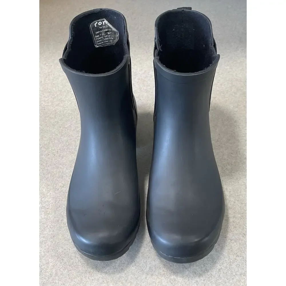 Roma Women's Size 7 Chelsea Rain Boots Black Rubber Ankle Boots -Puddle Jumper